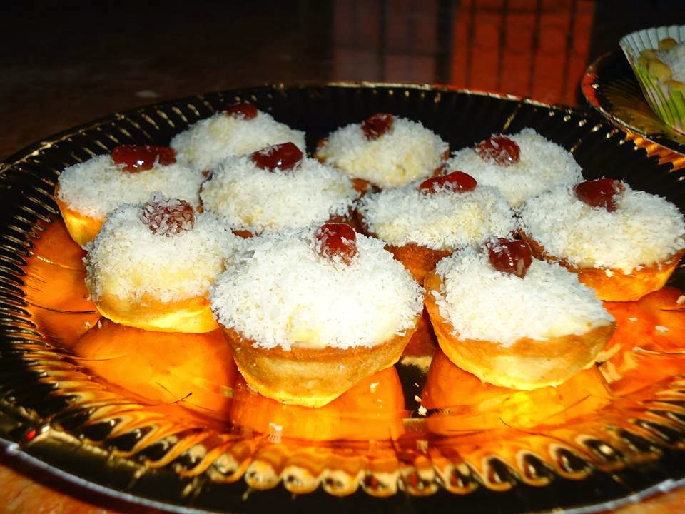 Eating time ! Mauritian Pastry Puits D'amour