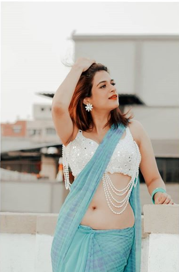 Actress Shraddha Das Hot Photo in Sky blue saree