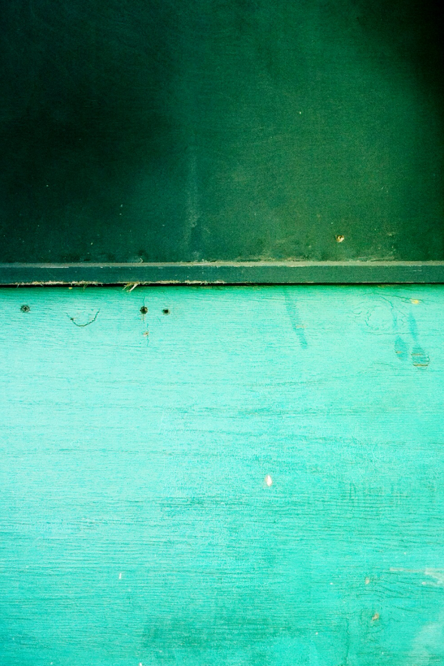 11.5.11_GreenBoards_iphone_wallpaper.PNG