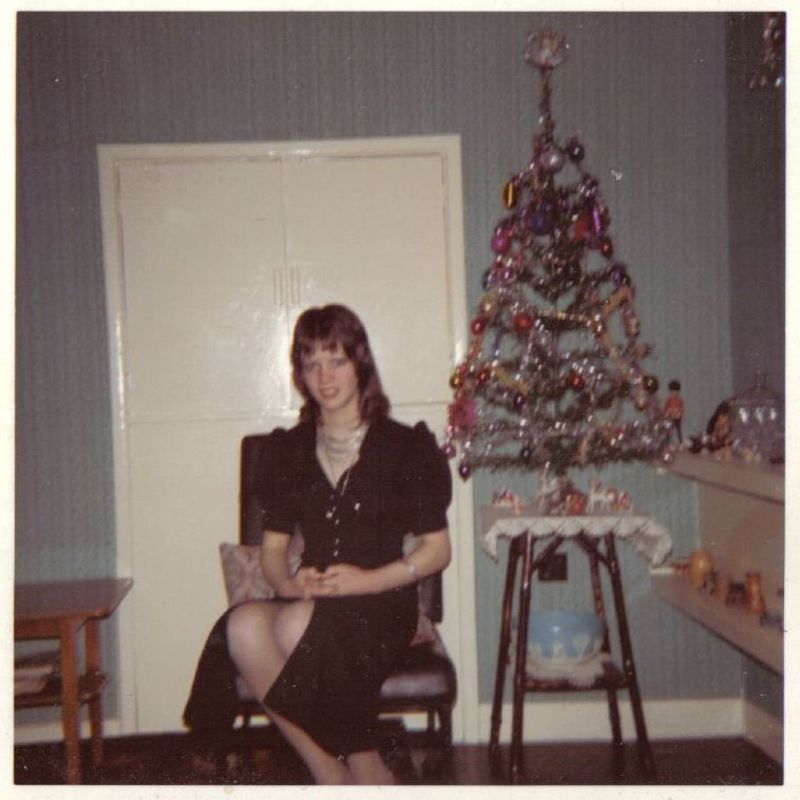 50 Vintage Snaps Show People Dressing Up For Christmas In The 1970s Usstories Oldusstories