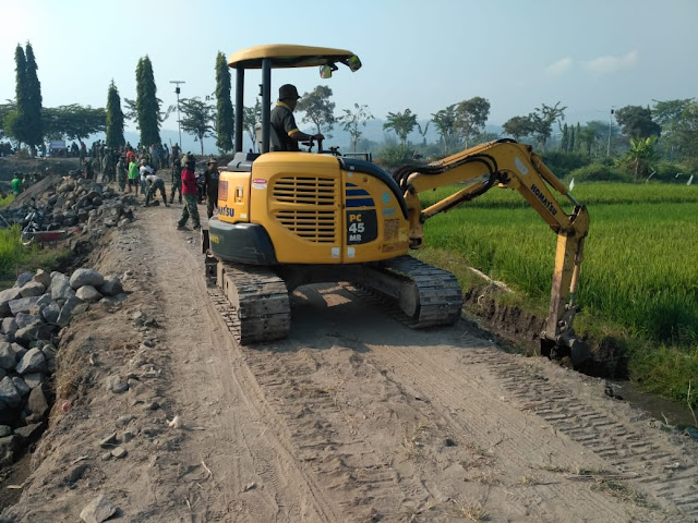 Alat Berat Diturunkan Kodim Klaten, Guna Kelancaran Pembuatan Talut Sasaran TMMD Reg 105