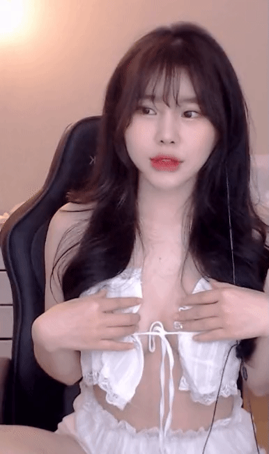 clip nóng Park Dak nude