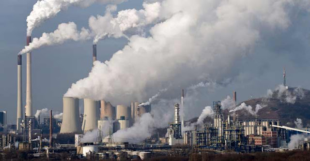 كمية أدخنة ثاني اكسيد الكربون المتصاعدة من احدى المصانع