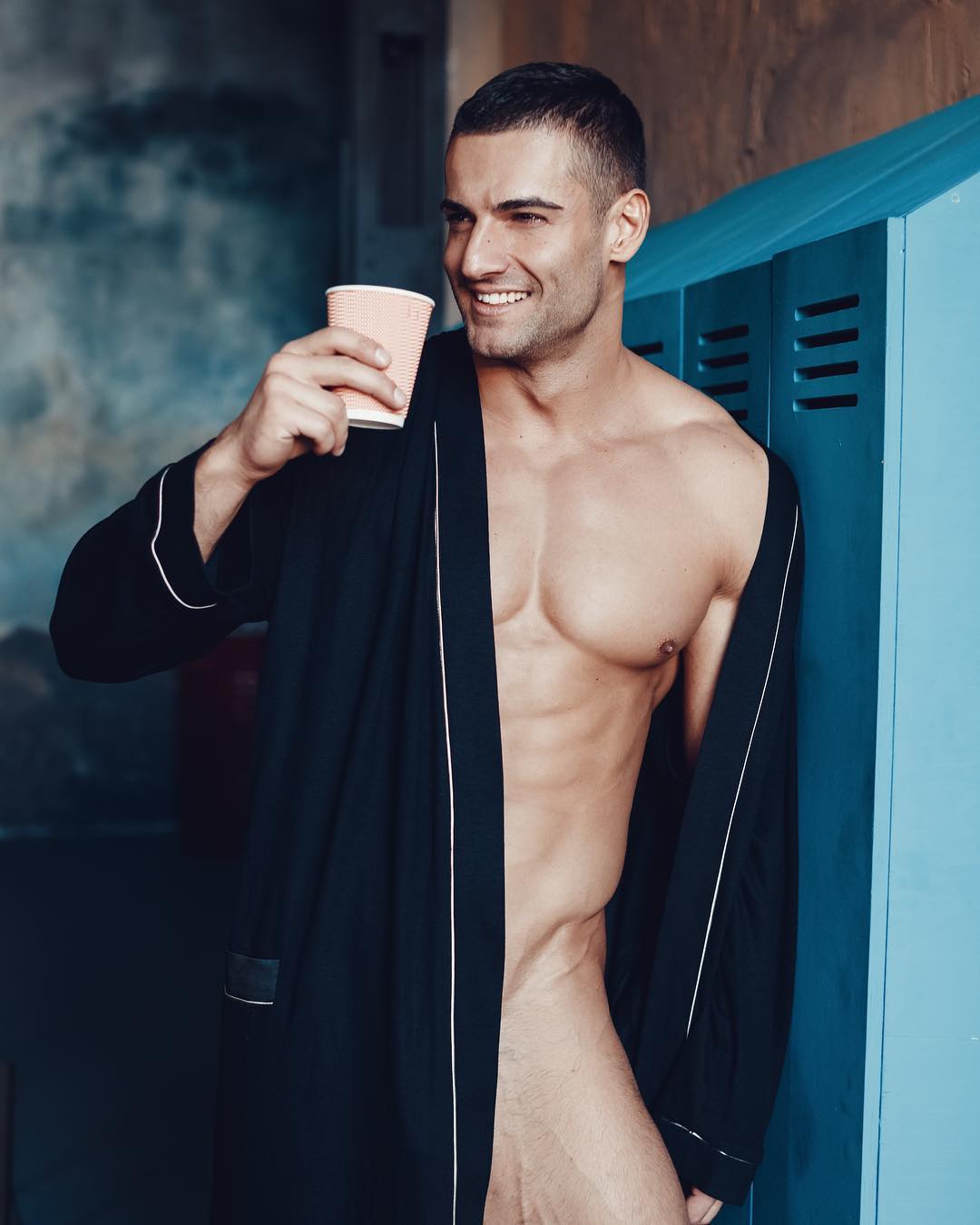 41074418_1130691960428769_85837413619632