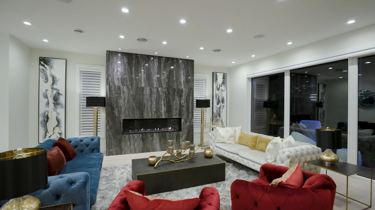 39 Photos vs. Edgemont Blvd, North Vancouver Luxury Home Interior Design Tour