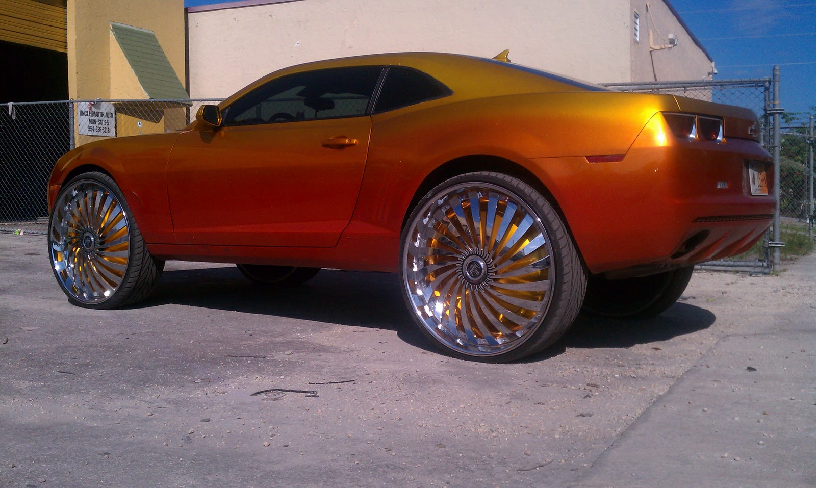 PHOTOGRAPHY BY MIAMIEARL: Camaro on 30