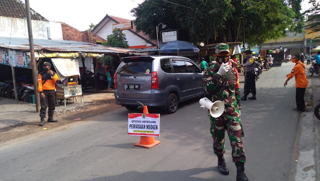 Wajib Pakai Masker  Koramil Pedan Bersama Muspika Gelar Operasi Masker