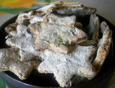 biscotti per cani pisellini e farina di farro