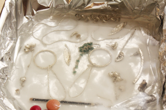 how to clean silver with foil 