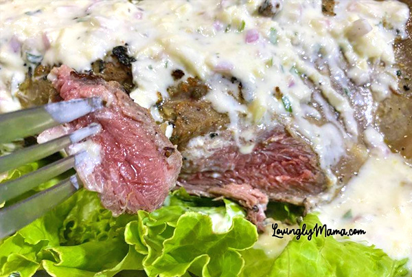 Grilled lamb, easy and healthy recipe, grilled lamb with yogurt sauce, lamb dish, lamb recipe, green salad, yogurt dressing, Greek cuisine, healthy cooking, Greek food, lamb recipe, Chardonnay, white wine, wine pairing, Pascual Greek-style yogurt, curly greens, health benefits of lamb, cholesterol in lamb, grilled recipe, grilled dish, stove top griller, charcoal grill, lamb marinade, replacement for dill, tarragon, mint, mint and lamb, homecooking, date night, from my kitchen, good meat for kids, marinade, lamb marinade