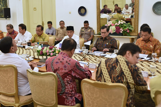 Presiden Jokowi Minta Sistem ‘Online Single Submission’ Segera Diterapkan