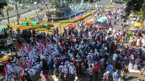 Ribuan Peserta Aksi Kawal MK Sudah Berkumpul Di Kawasan Patung Kuda