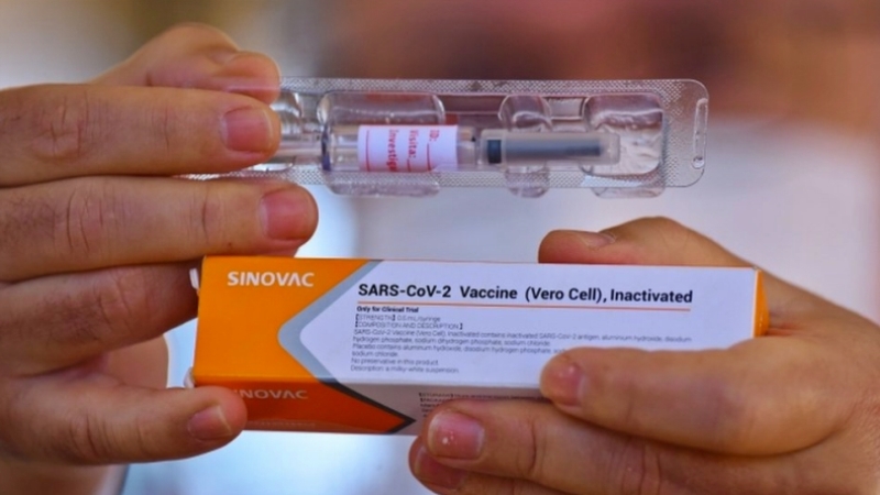 MUI Sampaikan Vaksin COVID-19 Produksi Sinovac Halal dan Suci, Penggunaan Tunggu BPOM