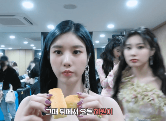아이즈원> 은비 주변으로 모여드는 멤버들