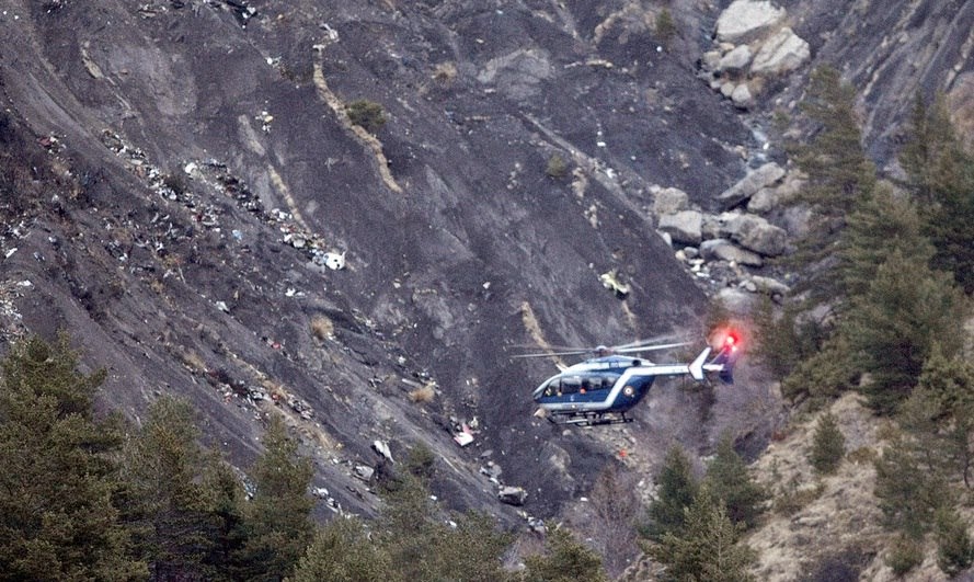 astrología mundana y siniestros aéreos, urano y accidentes de avión, urano en aspectos a marte, plutón en mal aspecto a urano