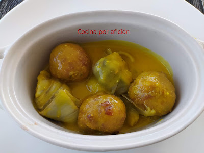 FA 2020 Guiso de albóndigas de alcachofas con pulpo y gambas con salsa marinera