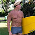 Foto de presidente do TRE de sunga em praia durante biometria provoca polêmica