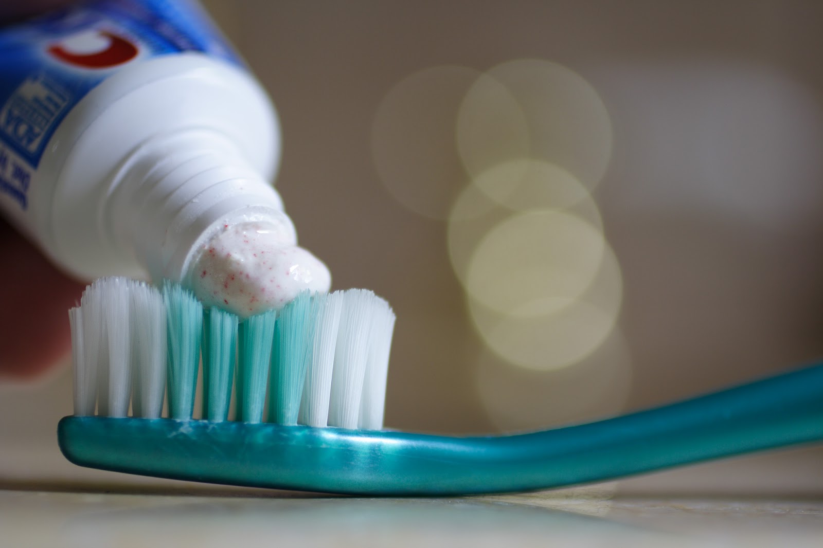 What To Use Instead Of Toothpaste Everyday Life: Of all things.... Toothpaste