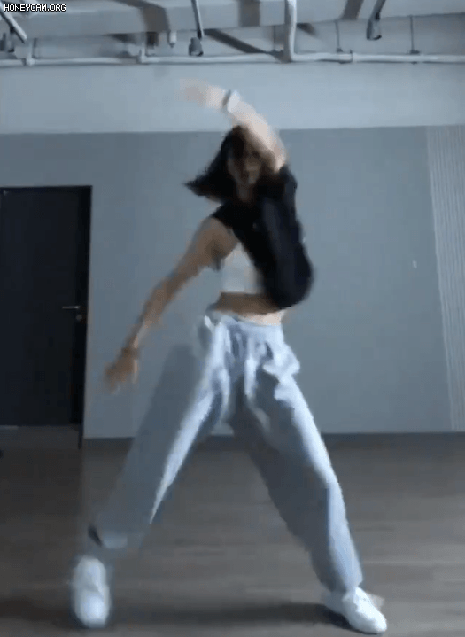 춤실력이 늘고 있는 우주소녀 여름
