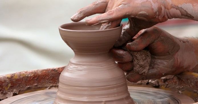 Mengapa Tanah Liat Termasuk Bahan Yang Sering Digunakan Untuk Membuat Patung Dan Keramik Dulajar