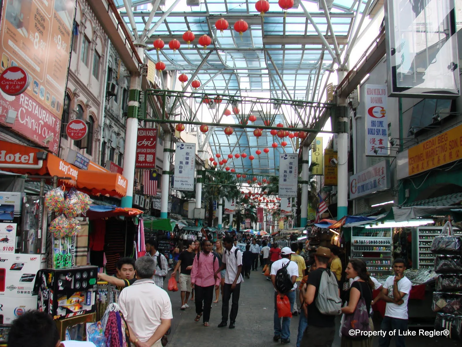 Gambar terkait Ini Dugaan Penyebab Talang Air Baru Jadi di Pasar Parakanmuncang Sumedang Ambruk (dari Bing)