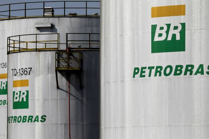 Petrobras eleva em 2% preço do diesel nas refinarias nesta quarta-feira 1 Paulo%2BWhitakerReuters