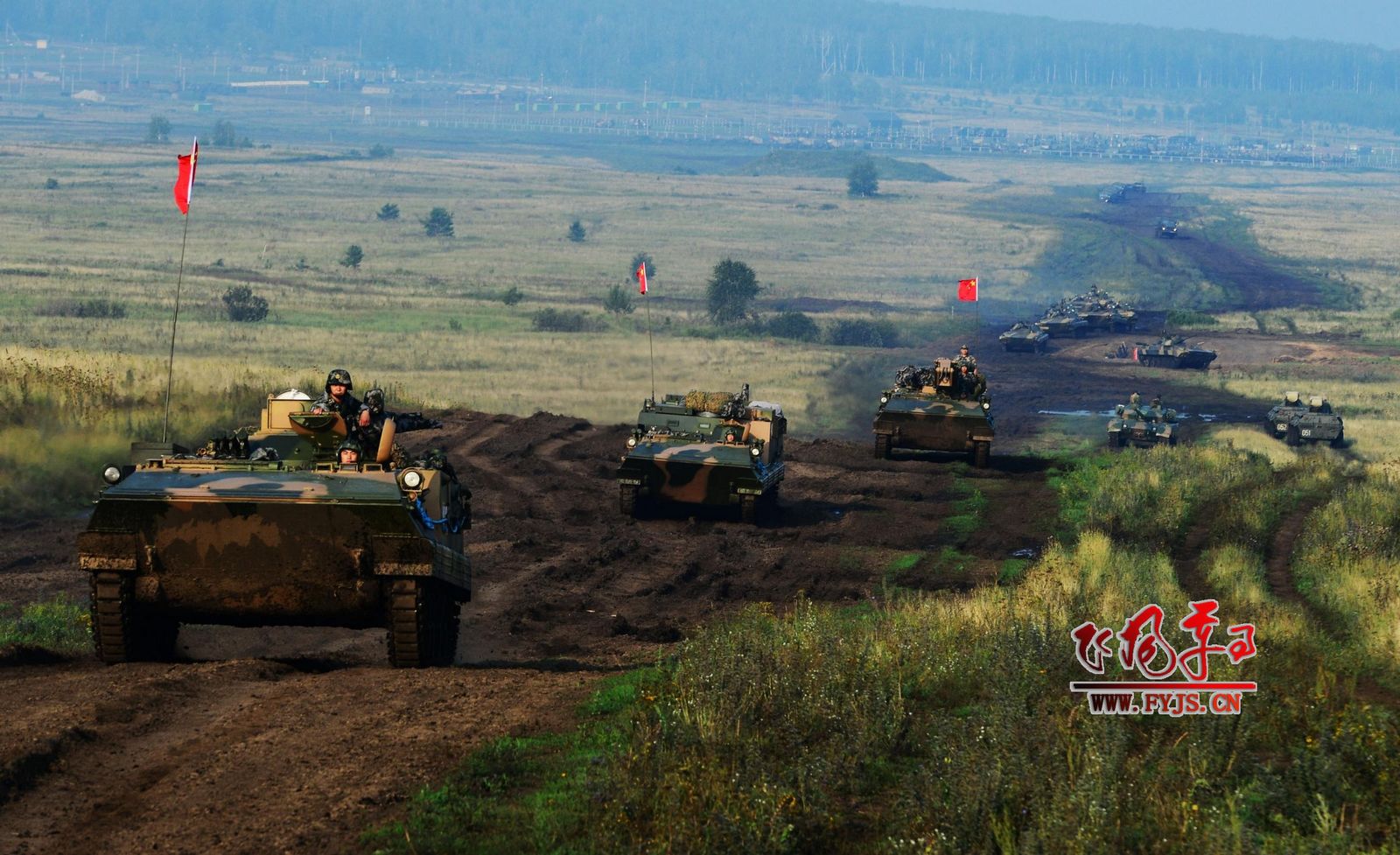 Военные учения 7 букв. Мирная миссия-2014 танки.