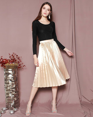 Baju kaos hitam manis A-Line Skirt