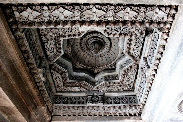 Потолок храма Аккана Басади