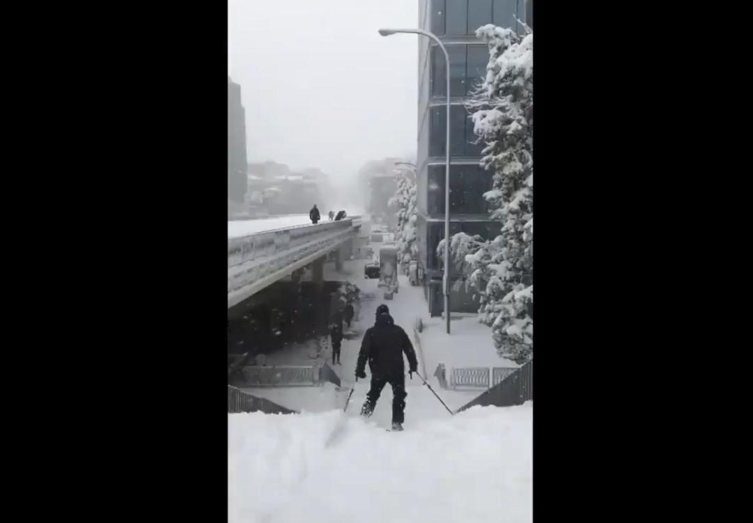50年ぶりの大雪に大はしゃぎするスペイン人が楽しそう 海外の反応 かいこれ 海外の反応 コレクション
