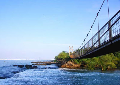 Pantai Sayang Heulang