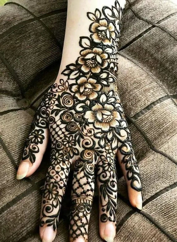 New Mehndi Designs – Beautiful Karwa Chauth Mehndi Designs # i126