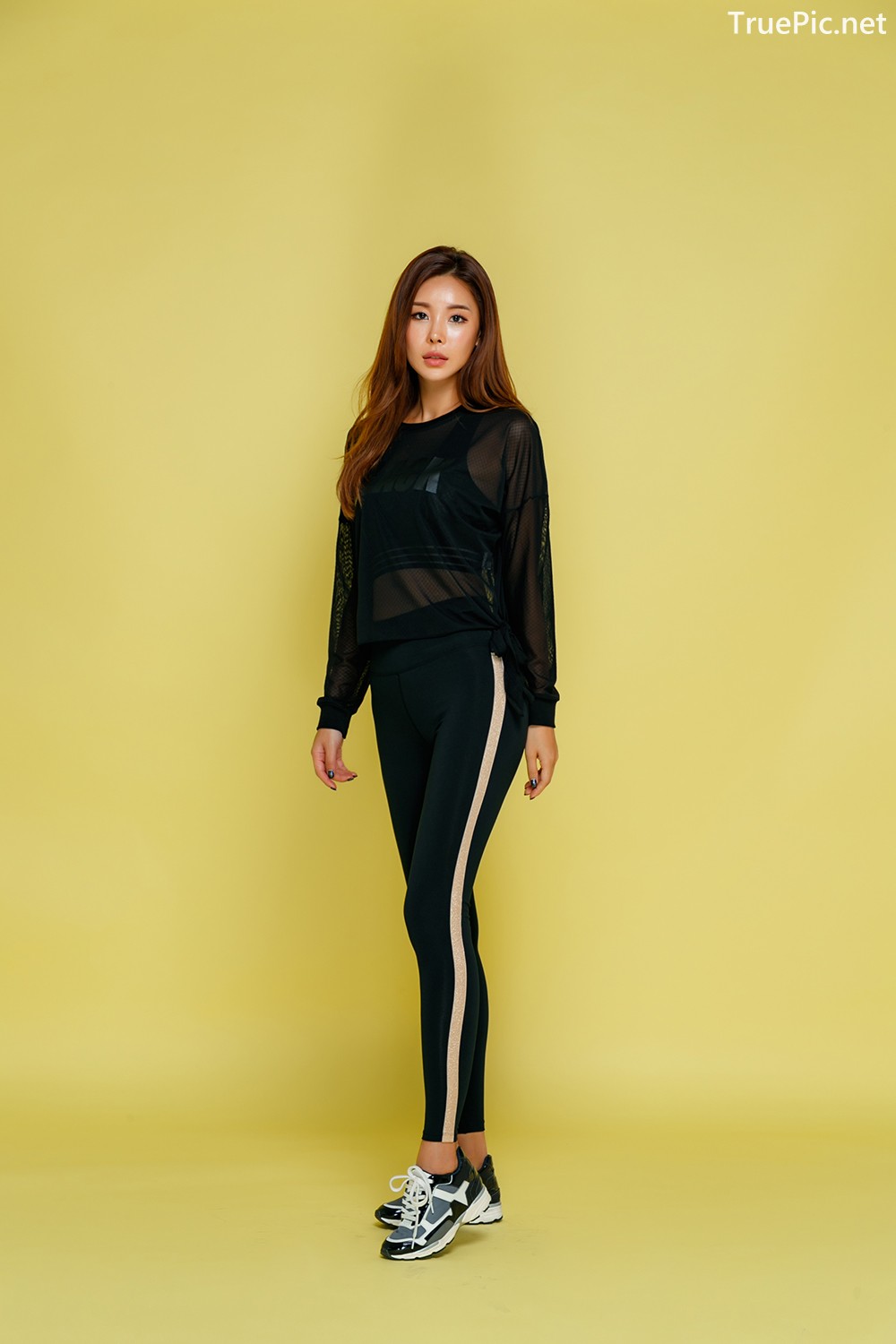 Image-Korean-Fashion-Model-Park-Da-Hyun-Celebrity-Black-Indoor-and-Outdoor-Fitness-Set-TruePic.net- Picture-20