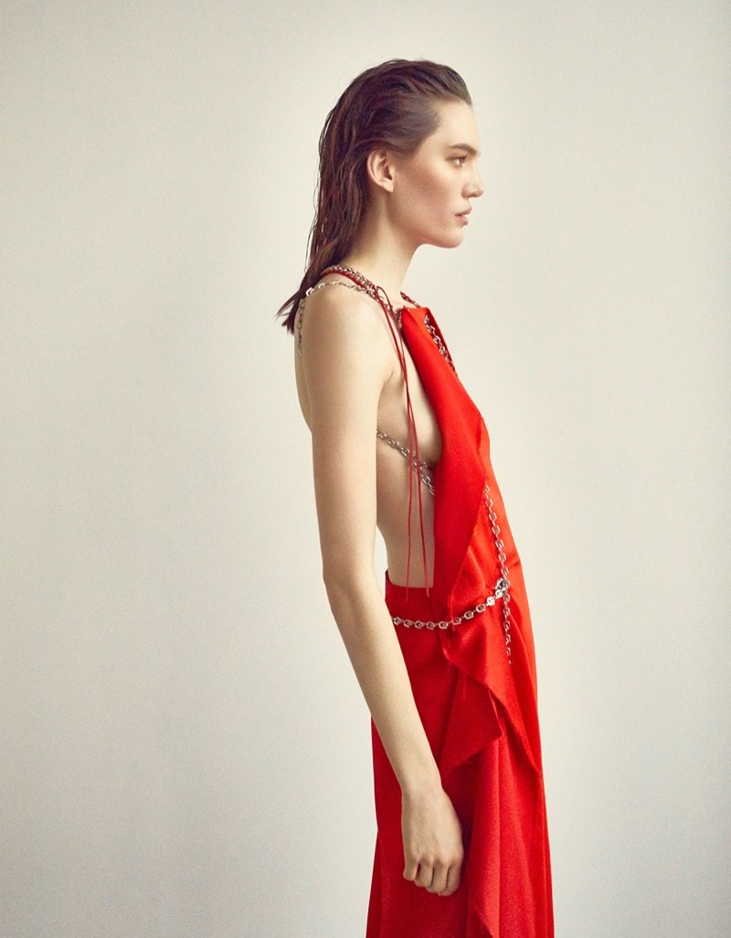 Hily Designs La modelo Izzy Wild tiene una aptitud positiva en L