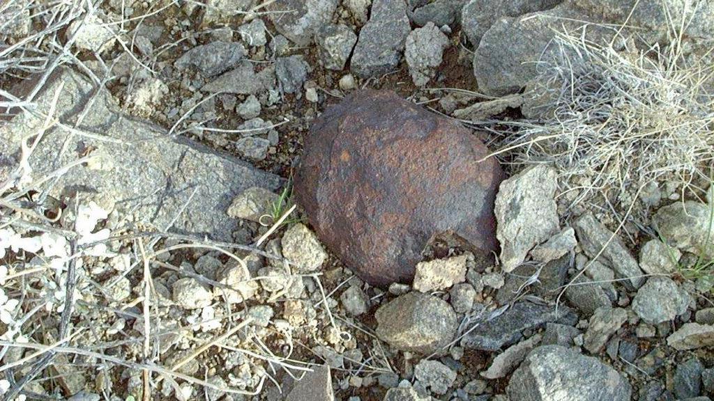 метеорит марсианский палласит. метеорит уилламетт. метеорит бренхам. ахондриты метеориты. камень похожий на метеорит.
