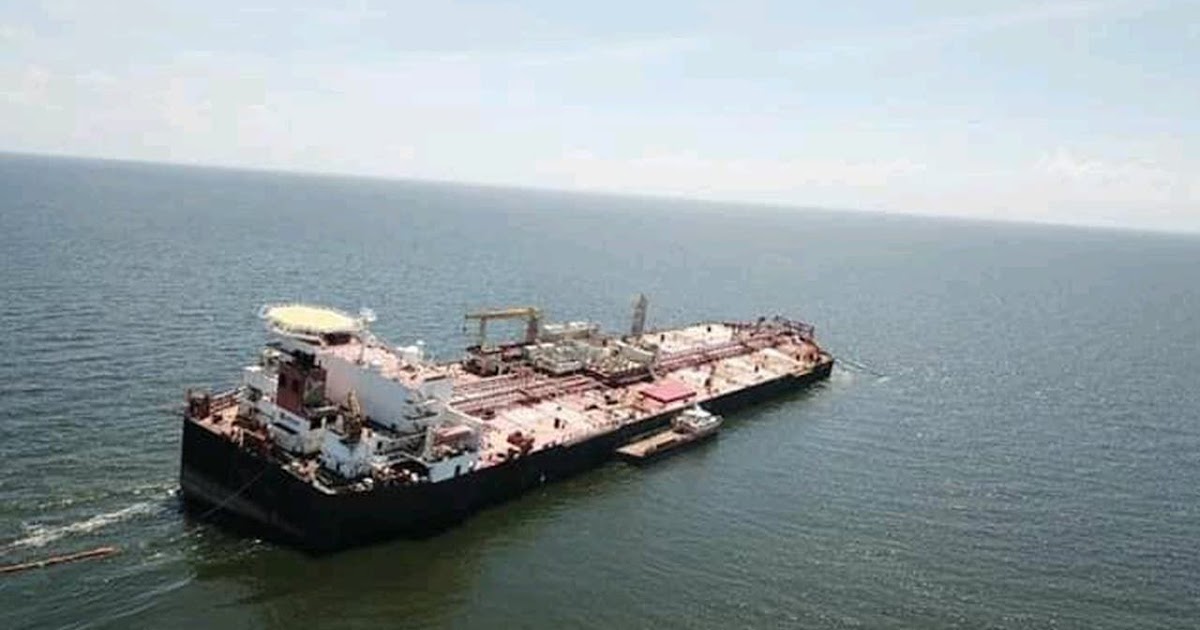 Buque con mas de un millón de barriles de petróleo a punto de Hundirse