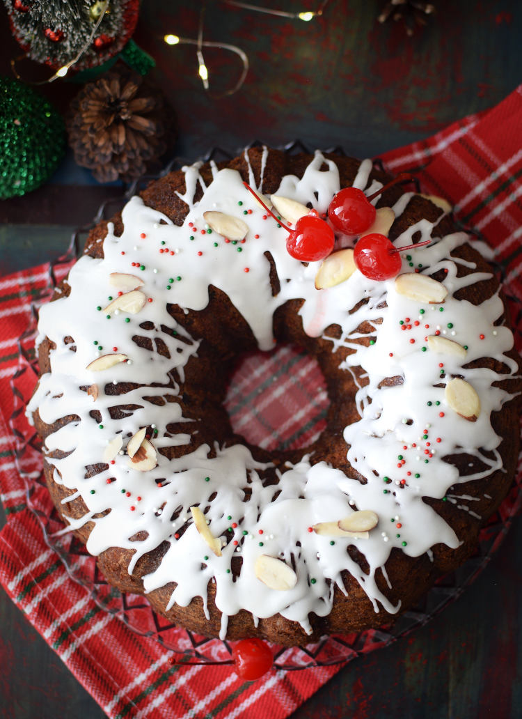 Torta negra en molde de bundt cake