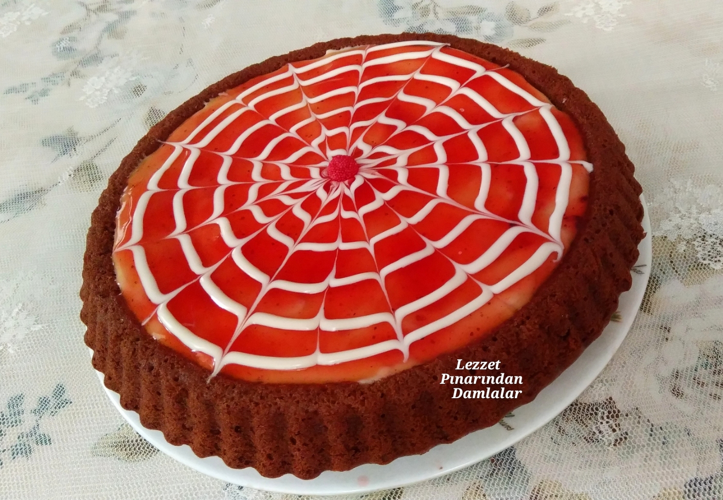 Lezzet Pınarından Damlalar MEEYVE SOSLU TART KEK