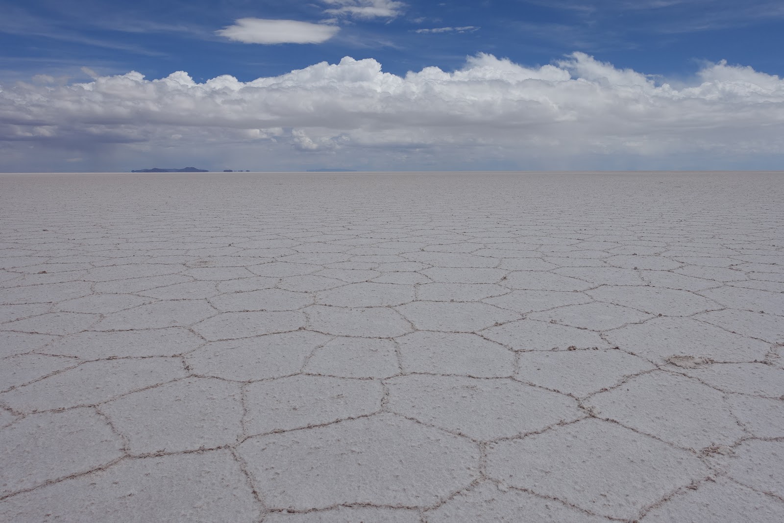 が て され リチウム いる 埋蔵 湖 は 大量 に 世界最大のリチウム埋蔵量を誇るアンデスウユニ塩湖