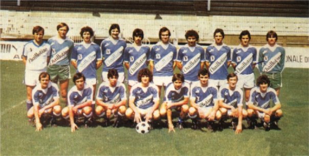 France Football N°1970 - 17 Août 1983 - Auxerre, Battiston, Pécout, Standard-Anderlecht - Collection Vintage