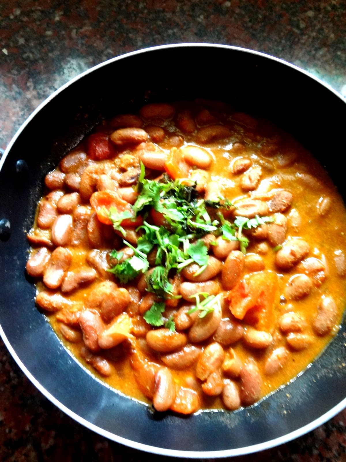 Your Everyday Cook: Red Kidney Beans in a thick gravy ( Rajma Masala)