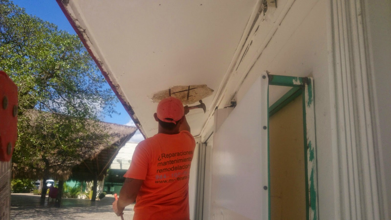 Mr Repara: Reparación de plafones.