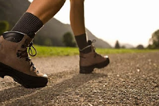 Đau mãn tính có nên đi bộ giảm đau?