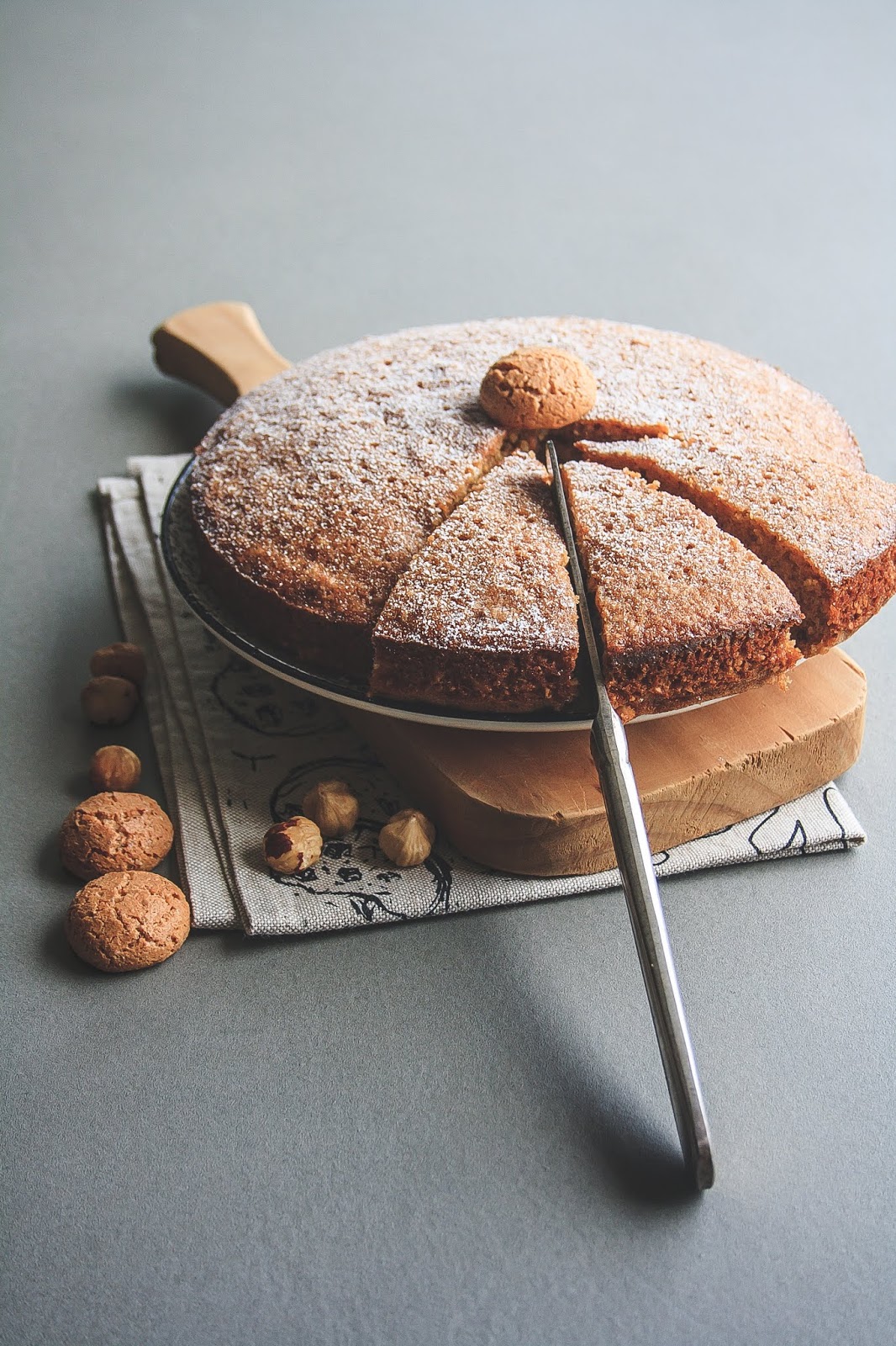Torta nocciole e amaretti