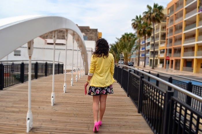 colorido, colorful, falda, flores, amarillo, rosa, fucsia, playa nules