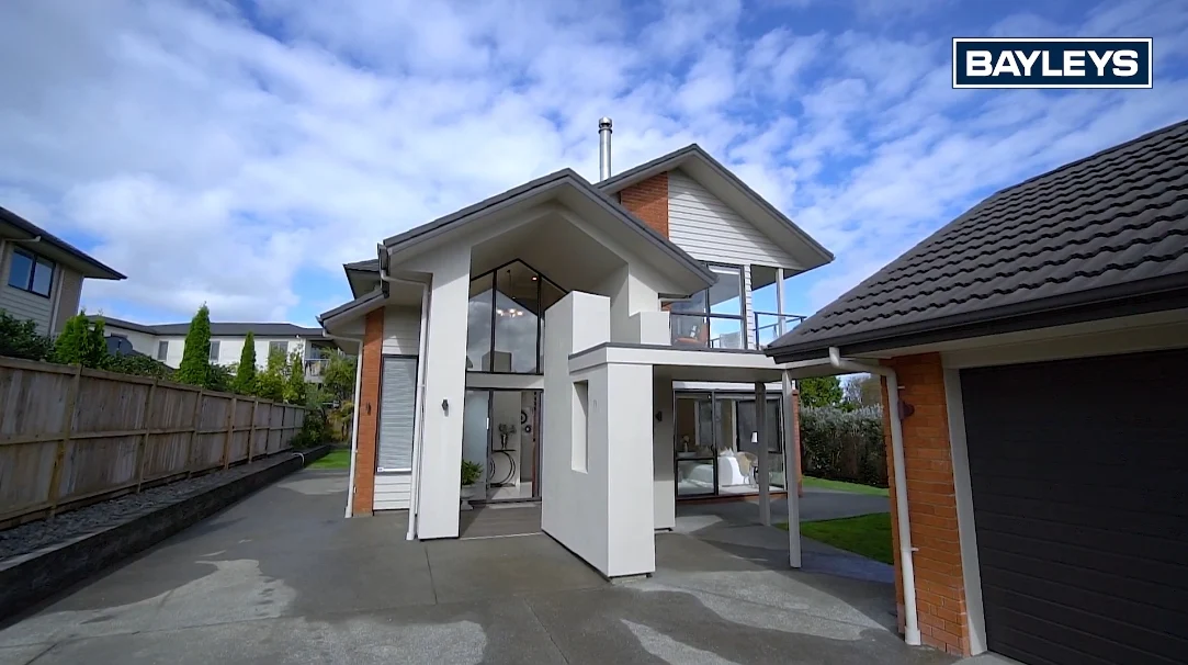26 Photos vs. 19 Fairbairn Place, East Tamaki Heights, Auckland, New Zealand Interior Design Home Tour