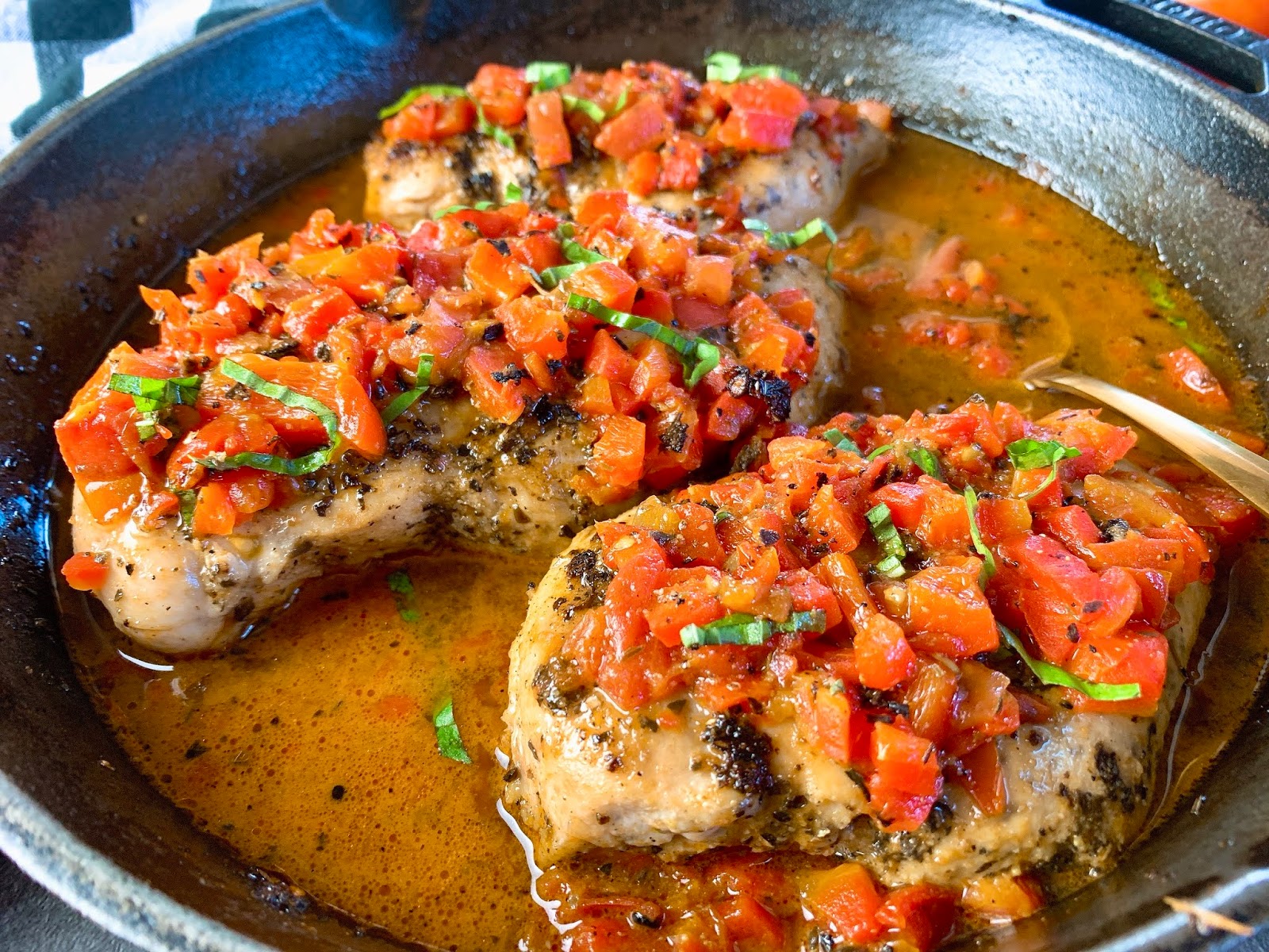 Skillet Chicken with Easy Roasted Red Pepper Sauce