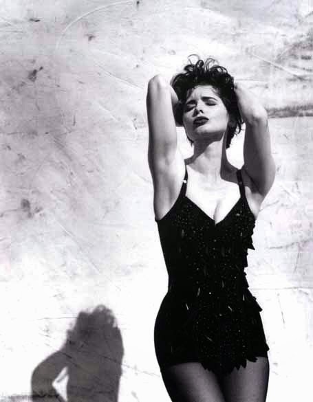 Face expression on Isabella Rossellini | Luvtolook | Virtual Styling