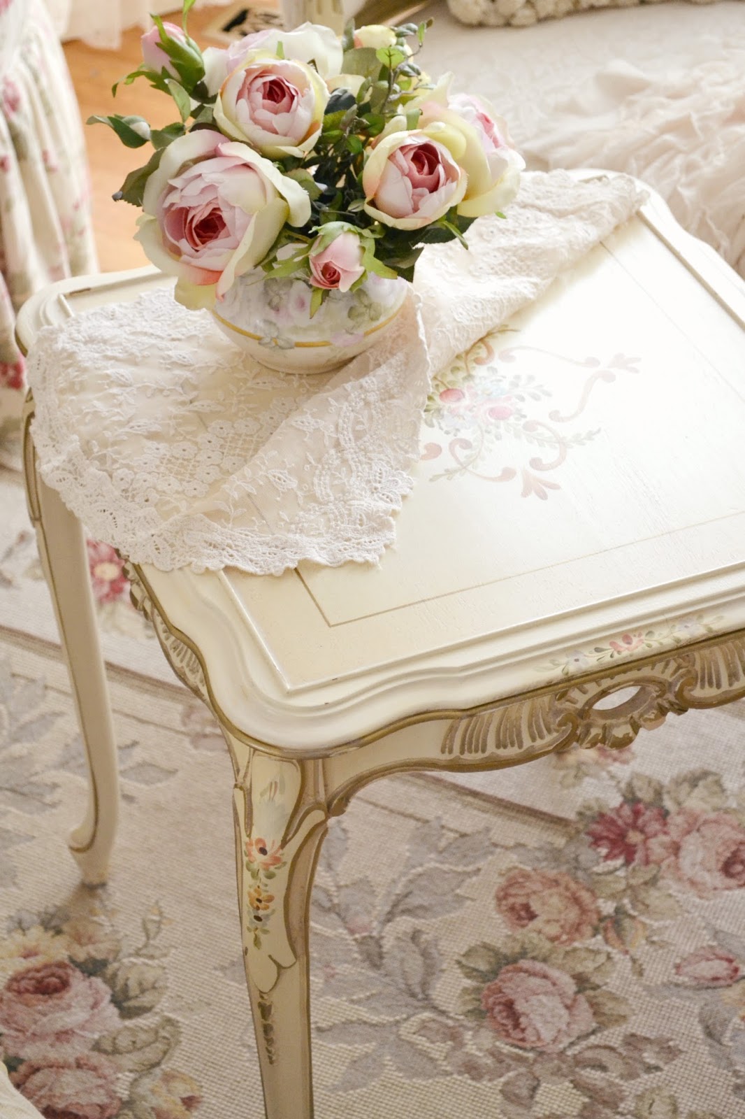 Jennelise: Coloured Cream with Roses