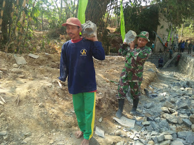 PARNO, SOSOK TANGGUH MUNCUL DALAM TMMD SAMBIREJO PARNO, SOSOK TANGGUH MUNCUL DALAM TMMD SAMBIREJO